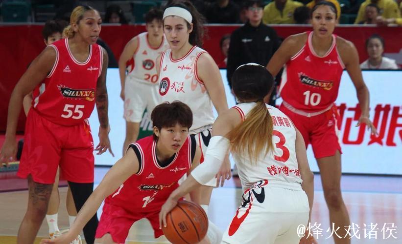 阿贾疑似怀双胞胎掀热议,美篮坛新星力量受关注 阿贾疑似怀双胞胎掀热议,美篮坛新星力量受关注